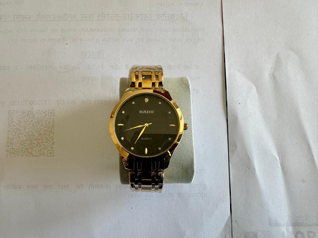 gucci hand watch yello